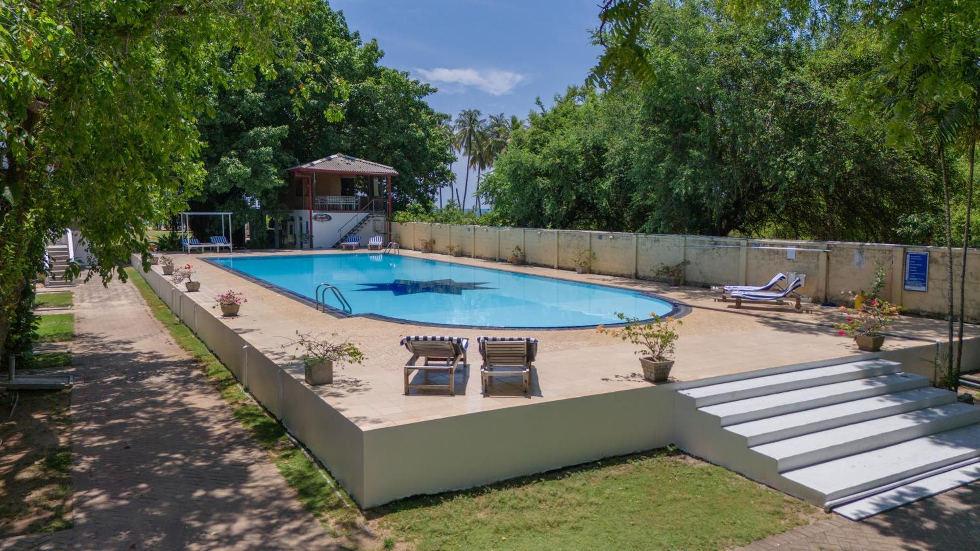 Pigeon Island Beach Resort And Spa Nilaveli Bagian luar foto