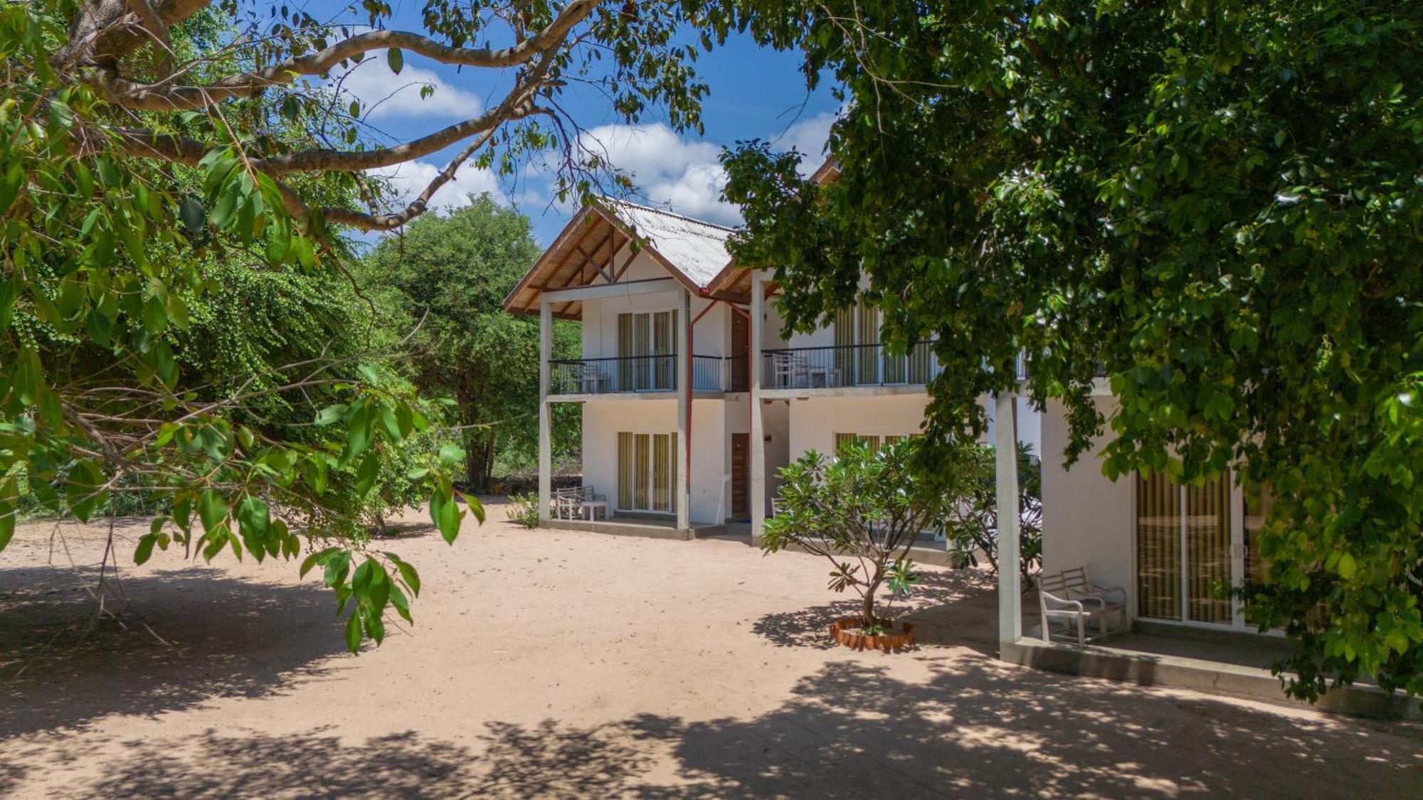 Pigeon Island Beach Resort And Spa Nilaveli Bagian luar foto